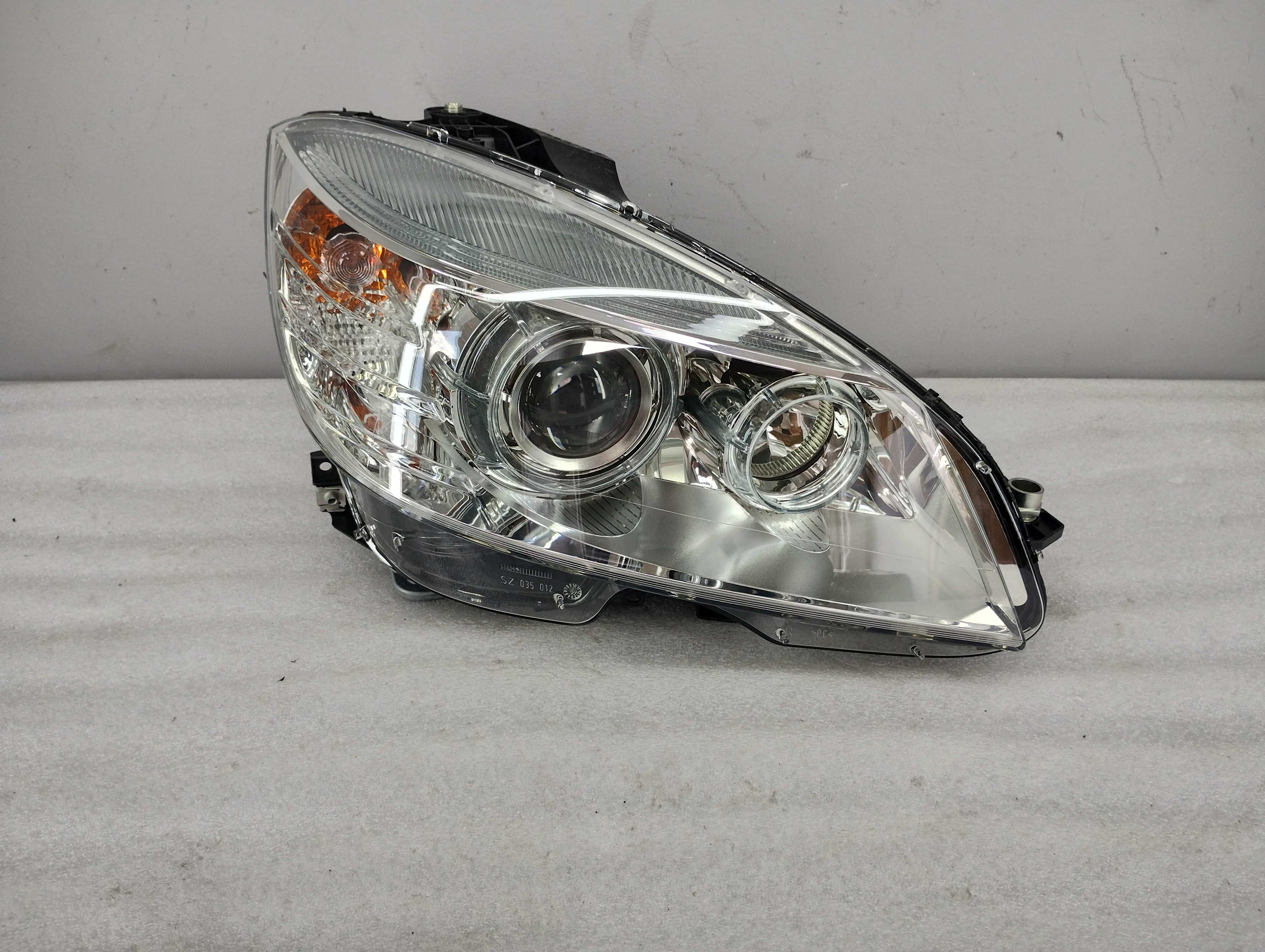Lampa Reflektor Prawy Mercedes C-Klasa W204 XENON EU! NOWA!