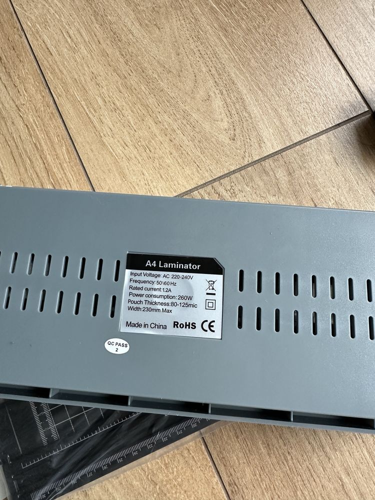 Laminarka laminator