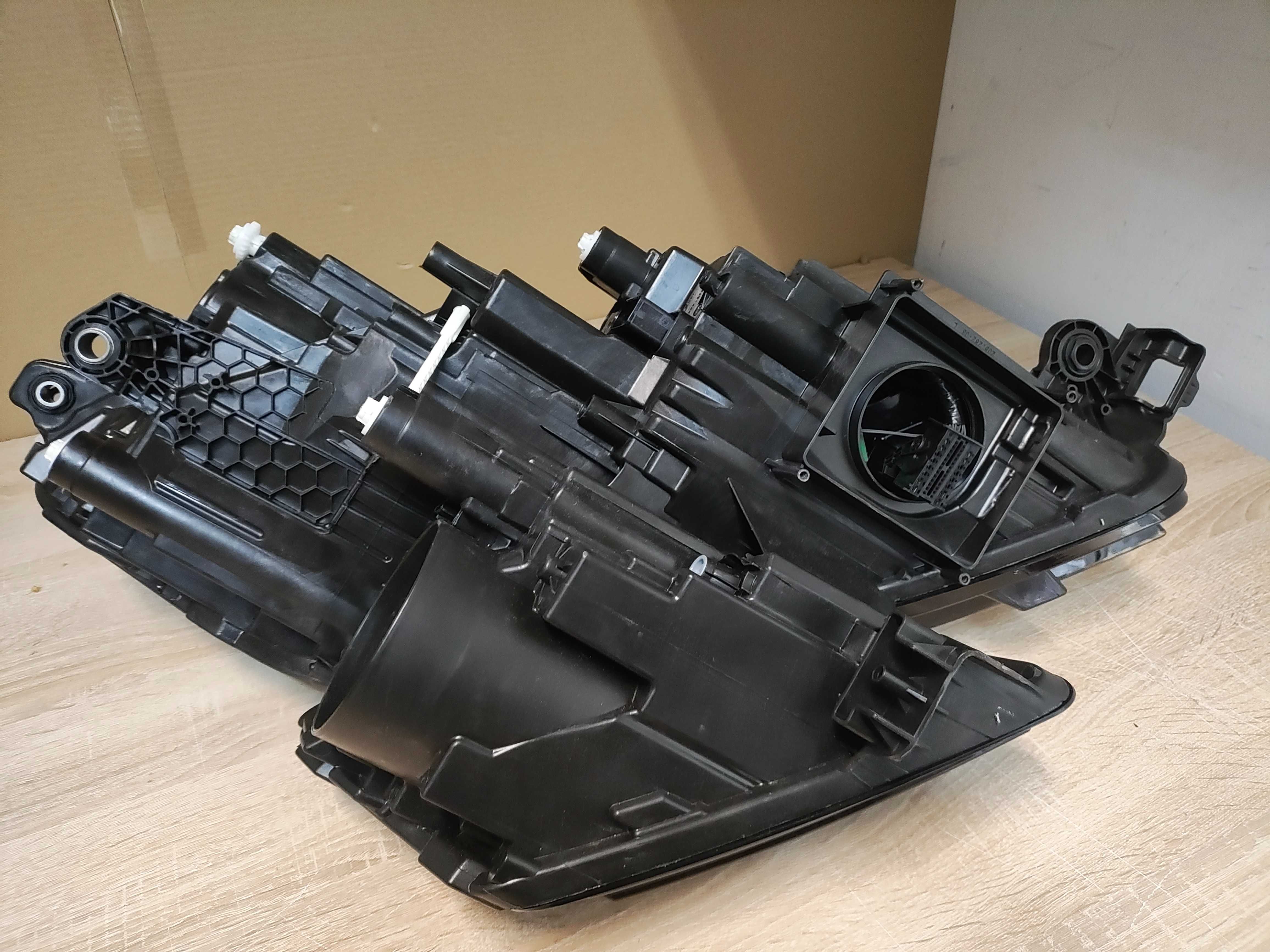Reflektor LED Skoda Kodiaq Hella lewy