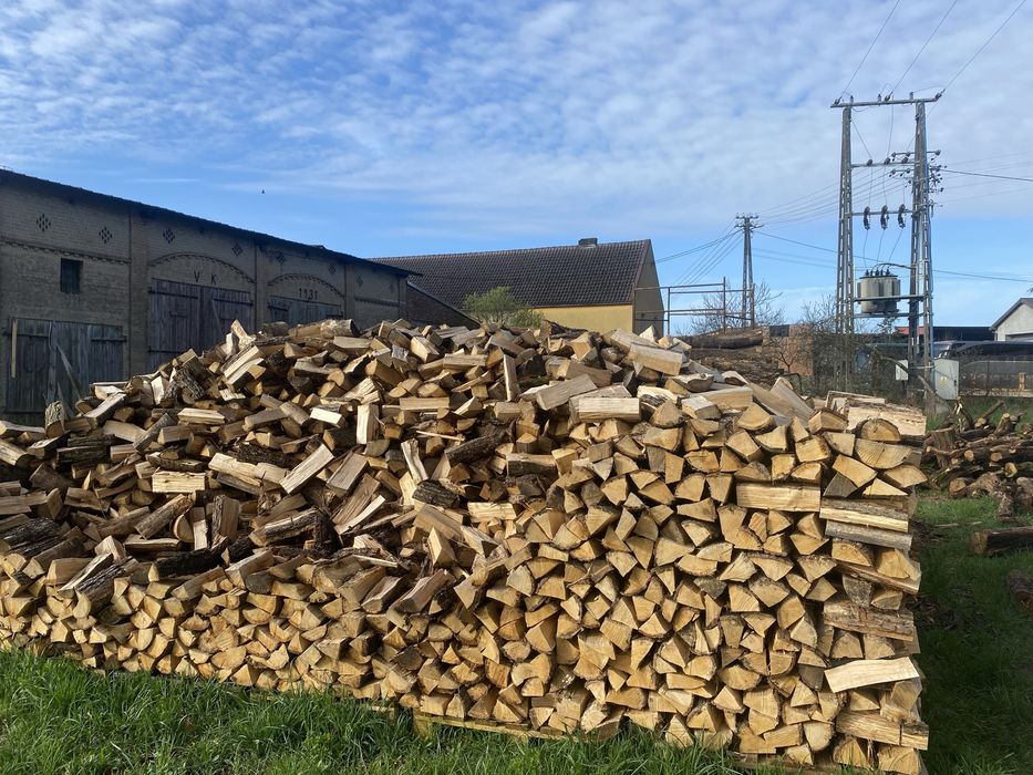 Drewno Kominkowe Drzewo Opałowe Układane Dąb Buk Sosna Grab Brzoza