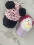 Zestaw dwóch czapek z daszkiem dla dziewczynki Minnie Mouse 52 cm