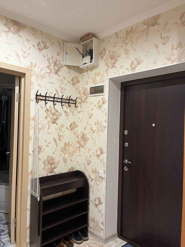 Сдам 2 комн квартиру Небесной Сотни / Левитана