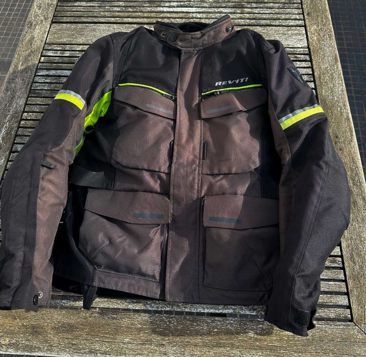 Honda CB125R 13700 km (Casaco, capacete e luvas)