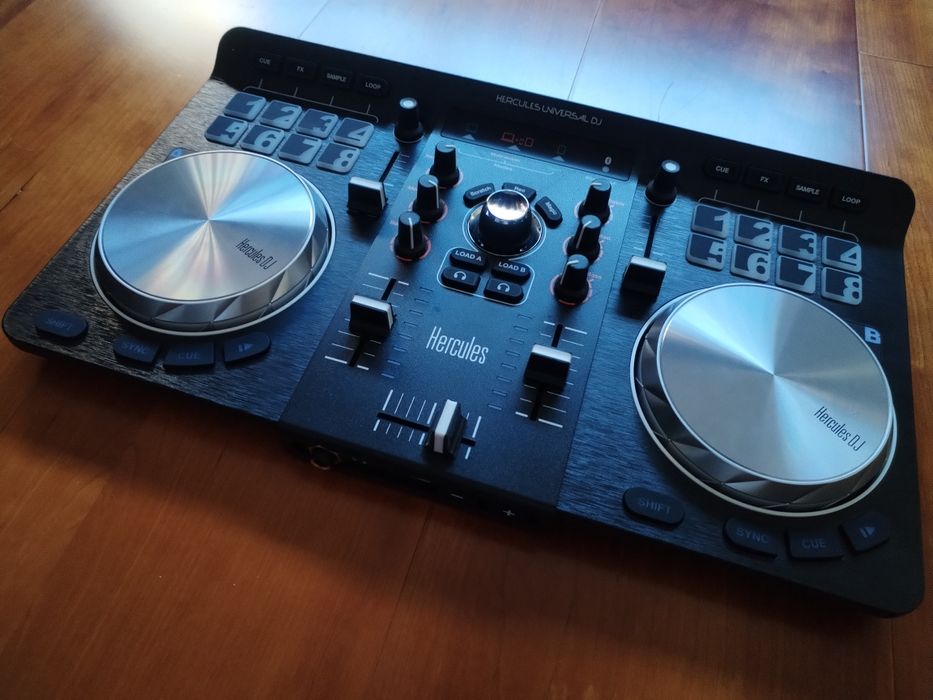 Dj Hércules Universal DJ - mesa mistura