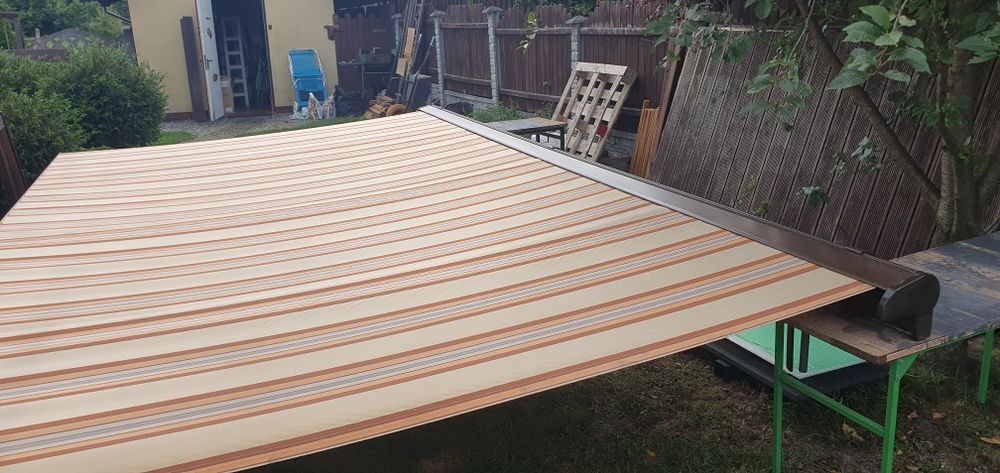 Markiza tarasowa elektryczna  4,4 x 2,5 m