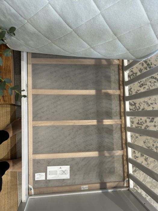 Białe łóżeczko Ikea Sundvik + materac