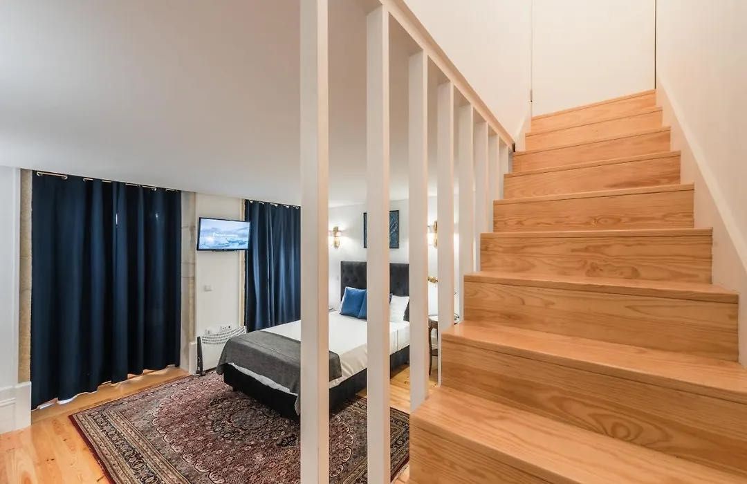 Arrendo T1 Centro do Porto - Apartamento Mobilado com Jardim