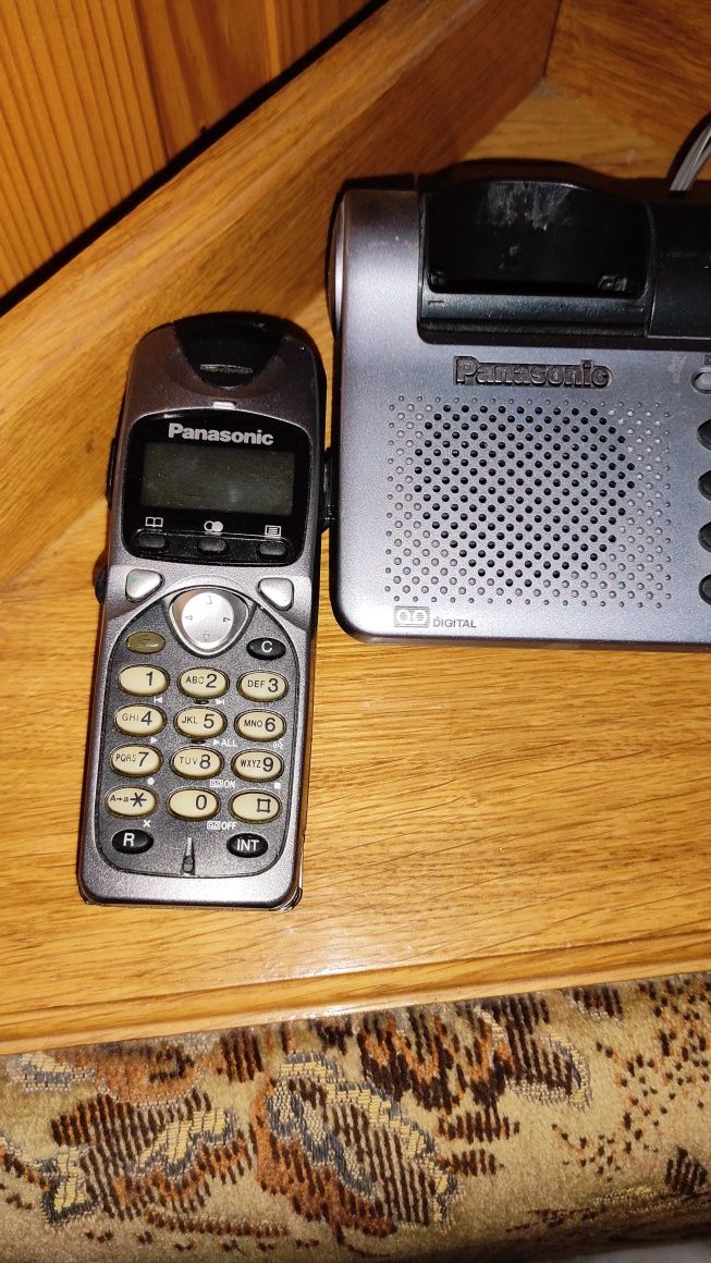 Цифровий безпровідний телефон Panasonic KX-TCD735PD