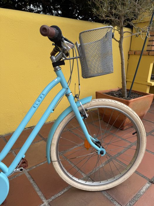 Bicicleta Roda 24 em Bom Estado, com Cesto. Elops 500