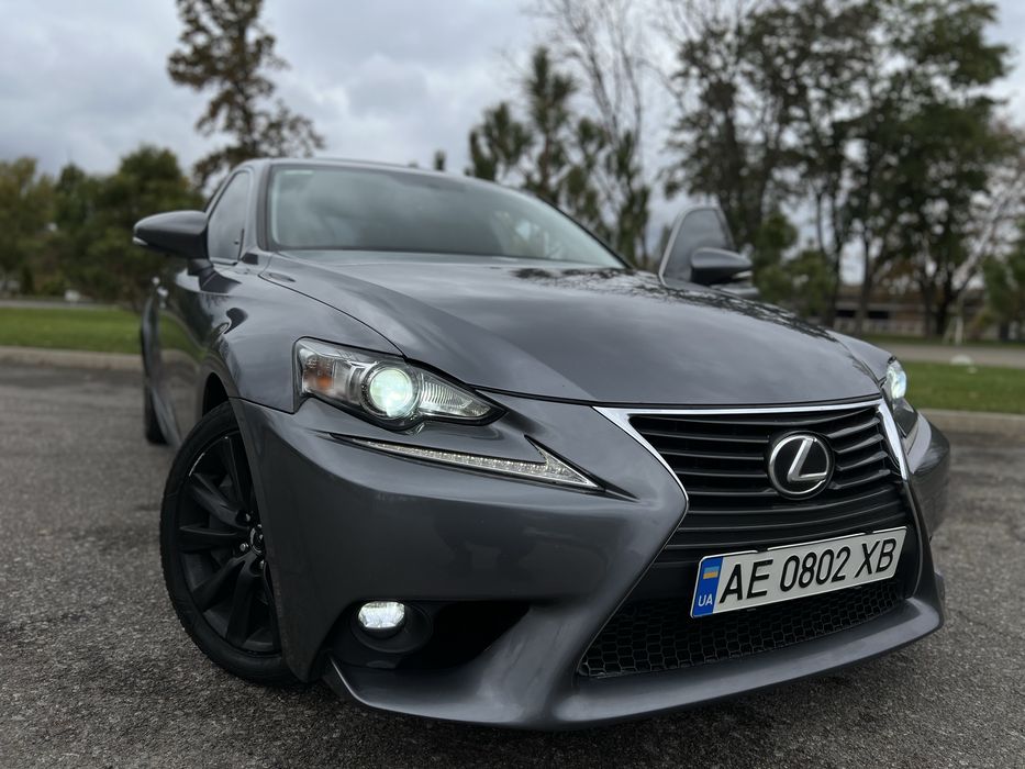 Lexus IS 2016 2.0t  возможен обмен