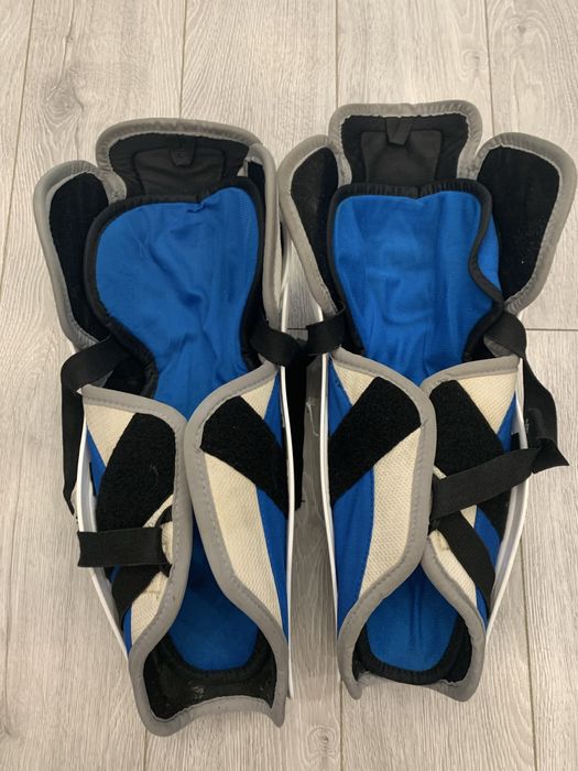 Щитки дл хоккея CCM 14” 36см