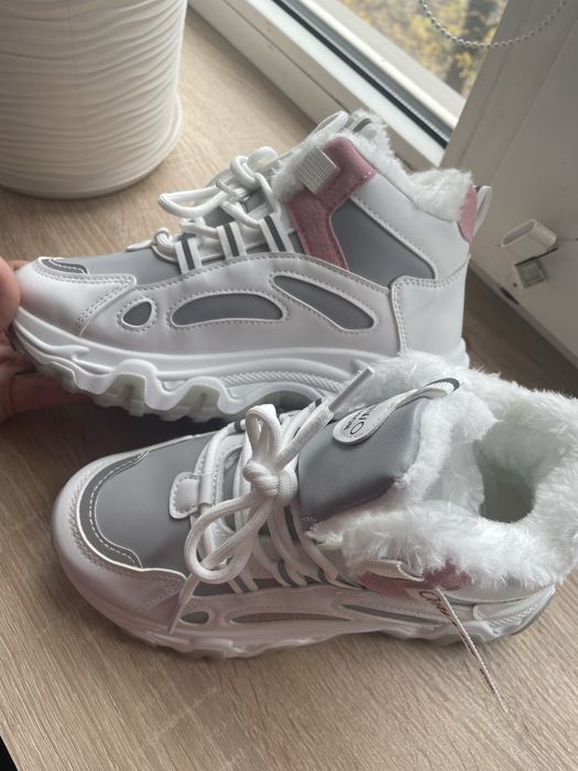 Кросівки утеплені для дівчинки