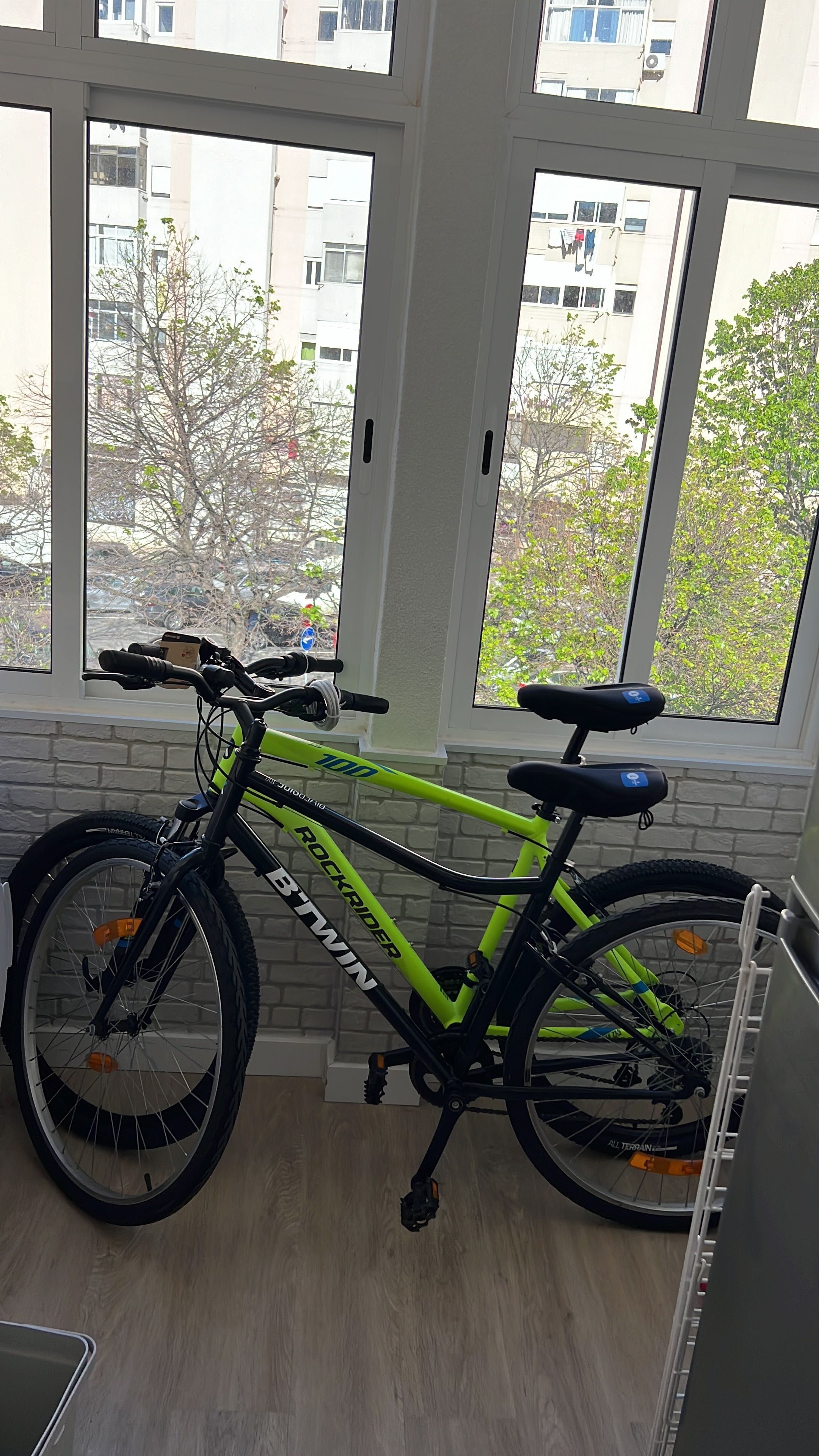 Bicicleta Rockrider ST 100 e BTWIN Riverside ST 100