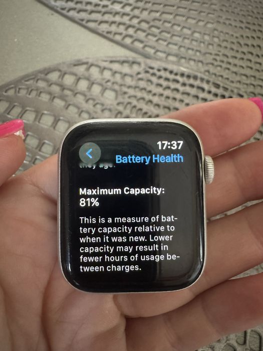 Продам Apple Watch 5 Nike edition 44mm