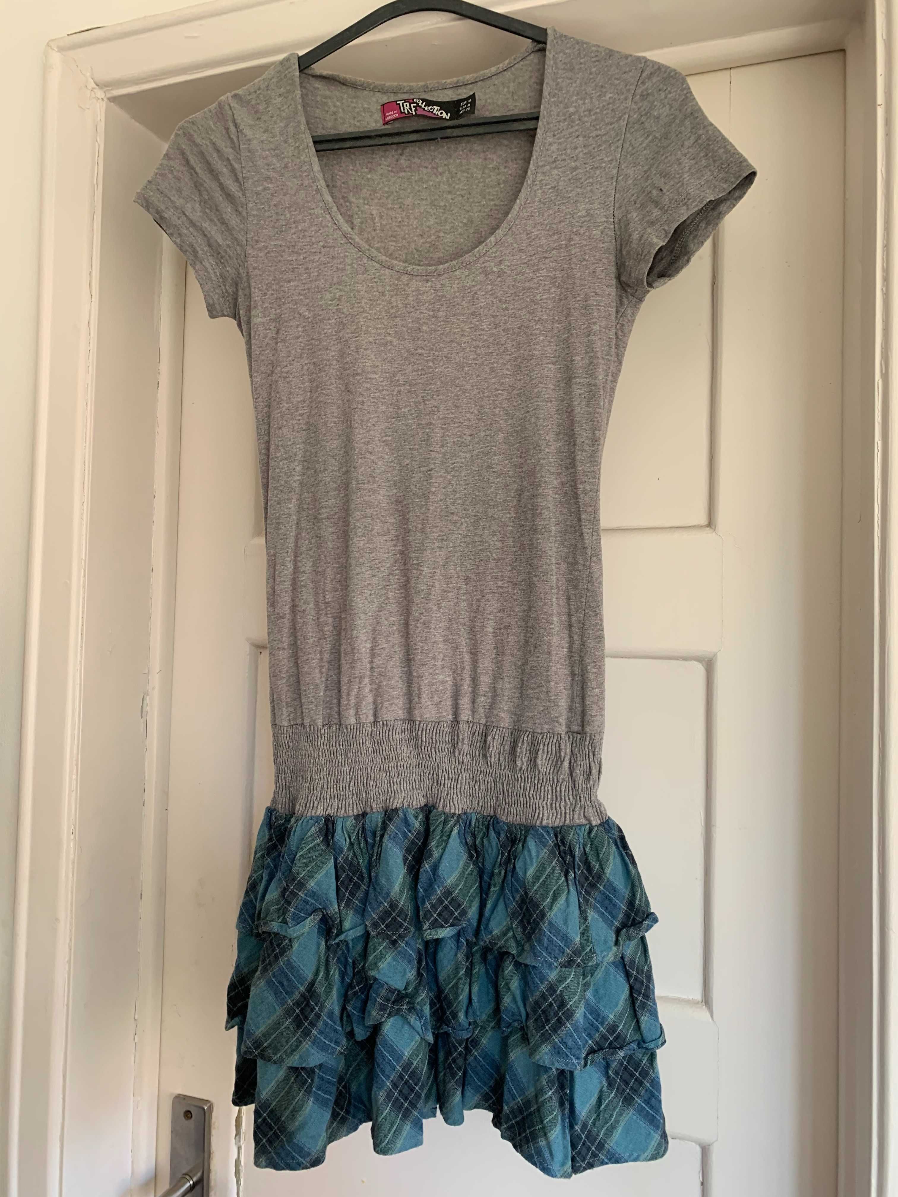 Vestido mini TRF Cinza com saia folhos xadrez azul, cinza e preto