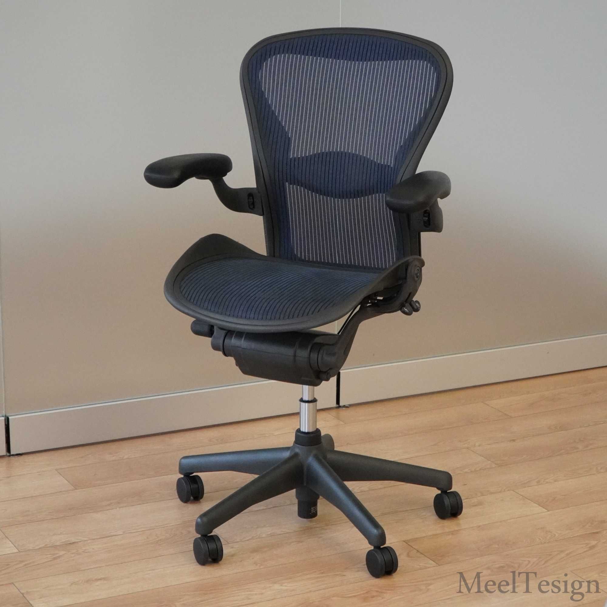 Fotel biurowy Herman Miller Aeron Classic B