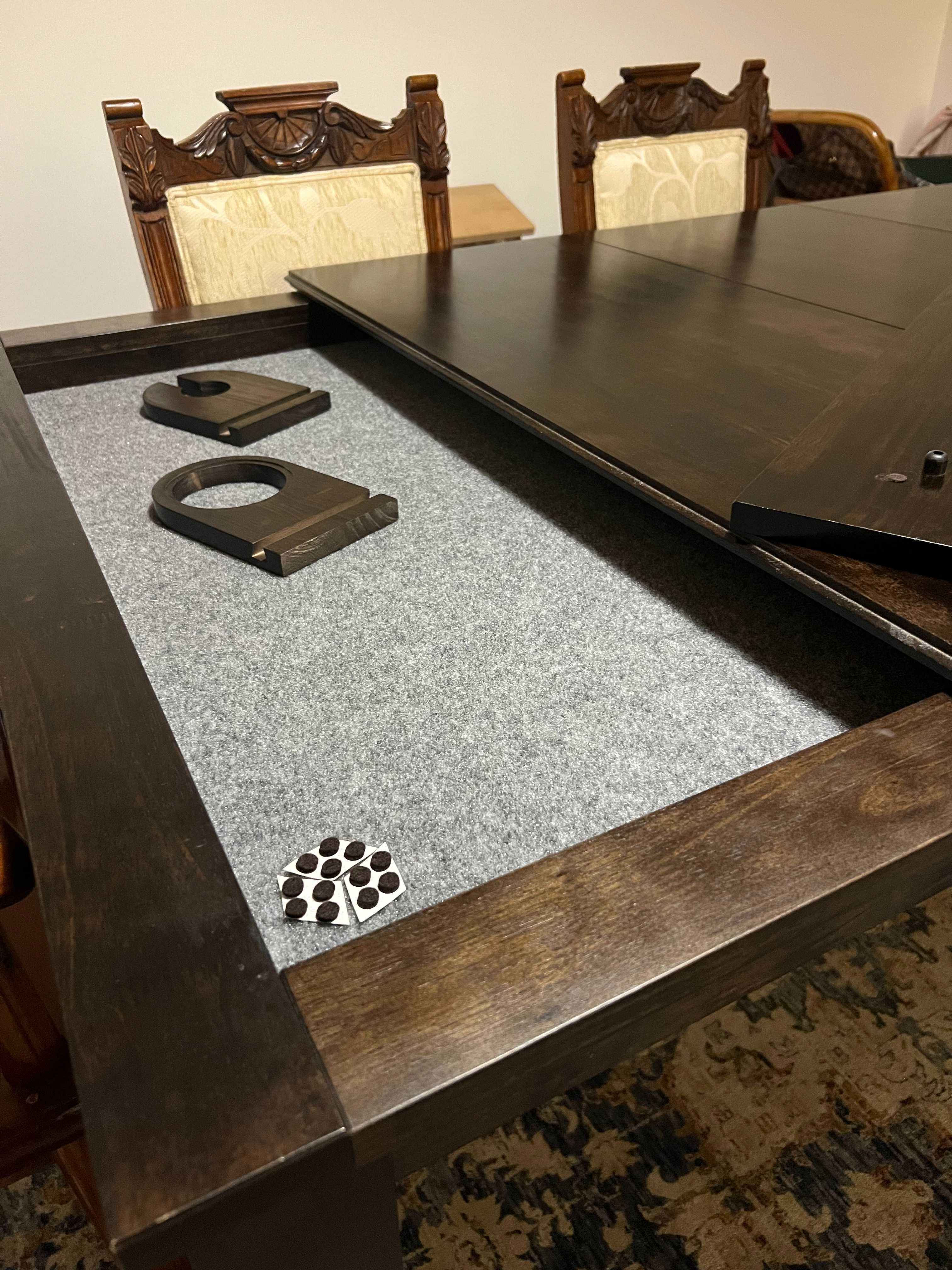 Combination dining and gaming table / Combo mesa de jogar e jantar
