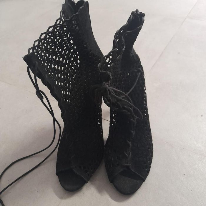 Botas pretas como novas