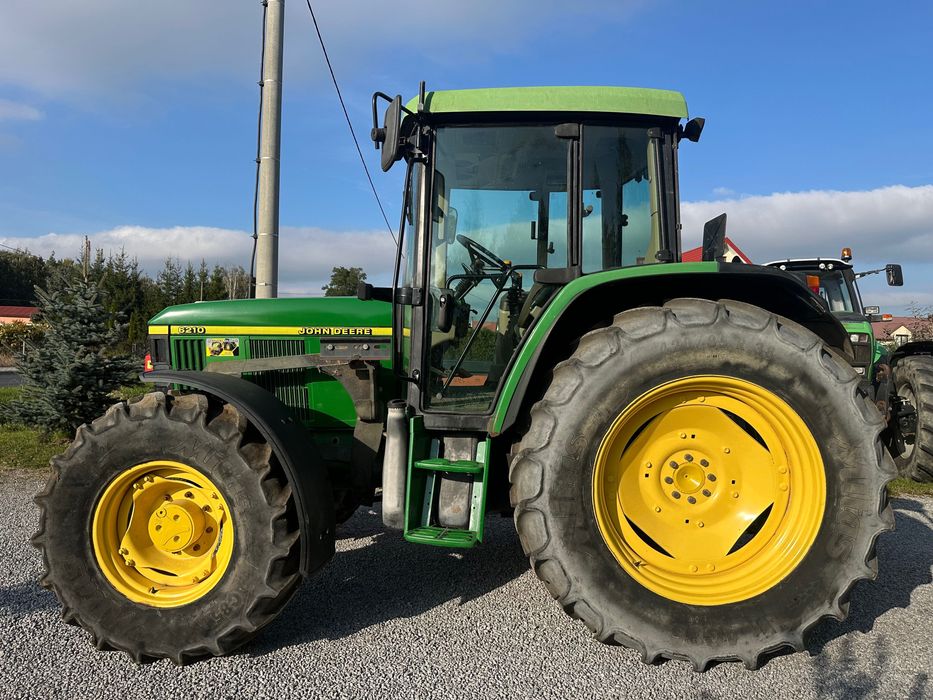 Ciągnik John Deere 6210
