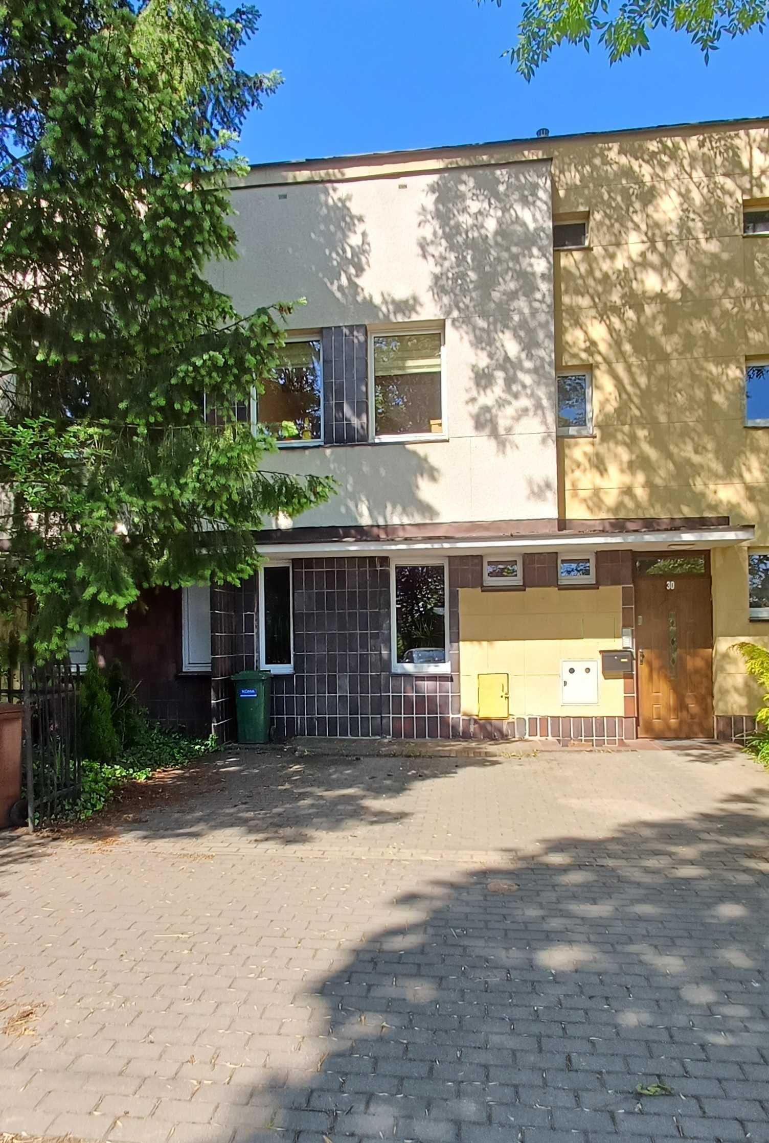 Lokal na wynajem, 80m2 na biura, gabinety. Parter, parking.