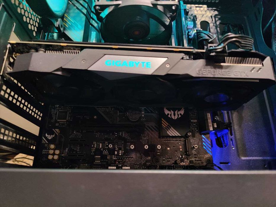 Материнська плата Asus TUF Gaming B550-Plus