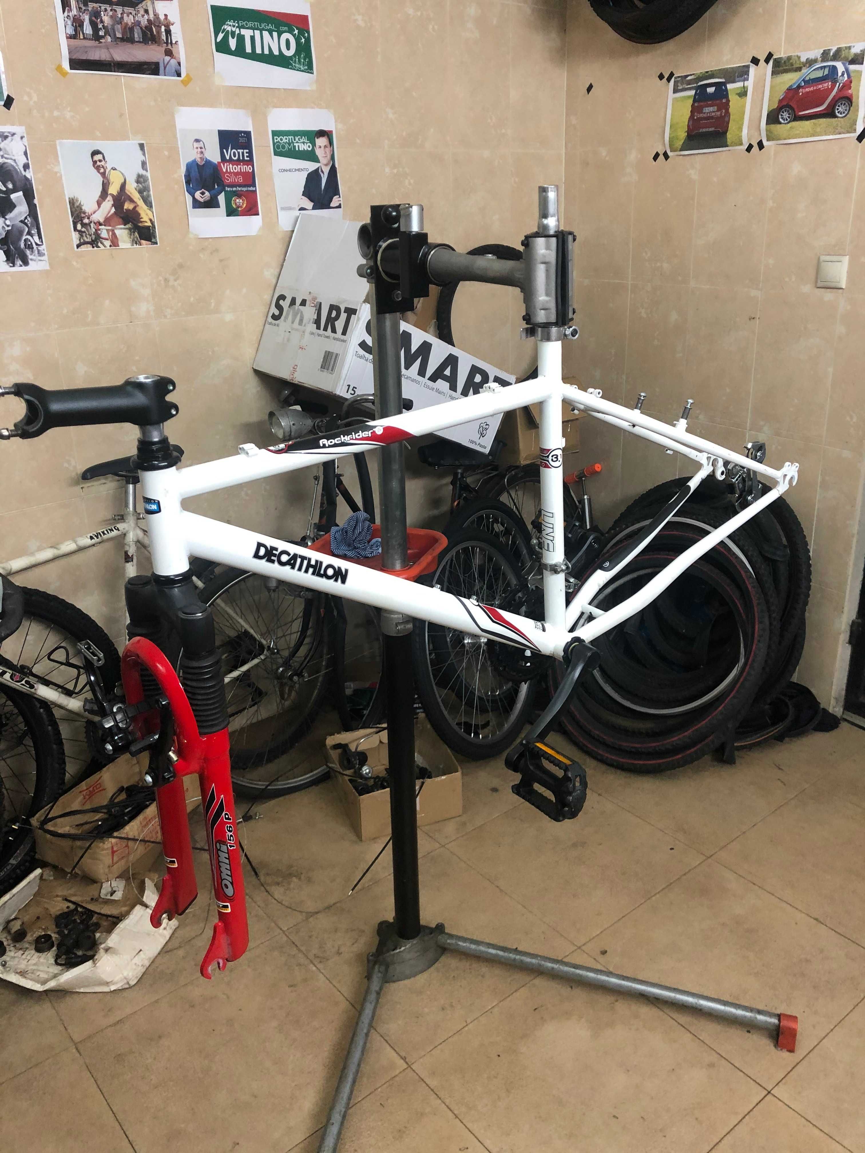 Bicicleta RockRider Branca, c/ 21 speeds, barata
