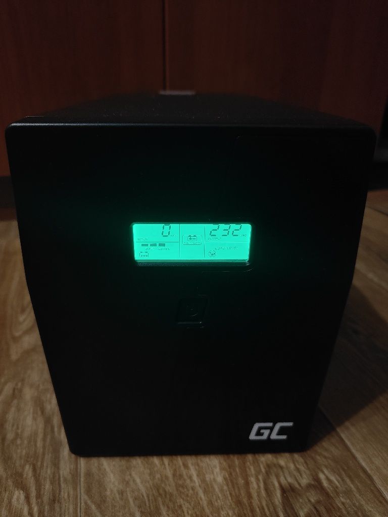 ДБЖ ИБП UPS Green Cell UPS05UK 2000VA/1200W