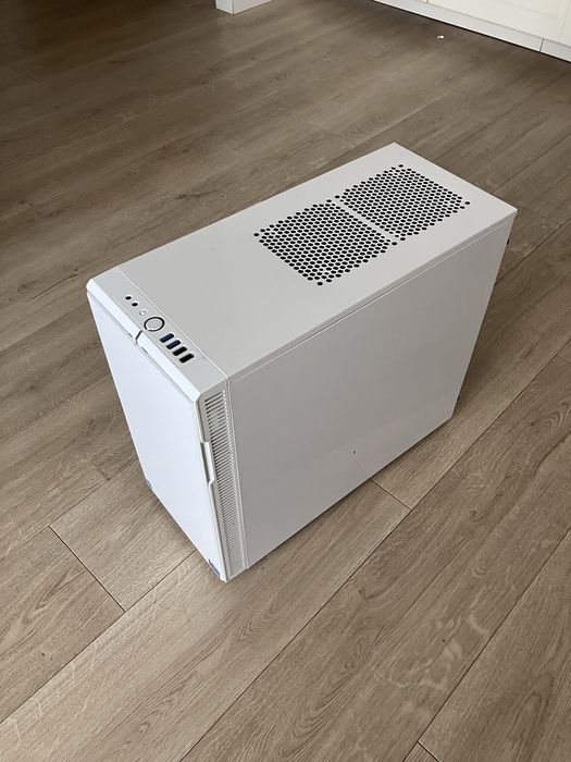 Komputer Intel Core i5 16 GB