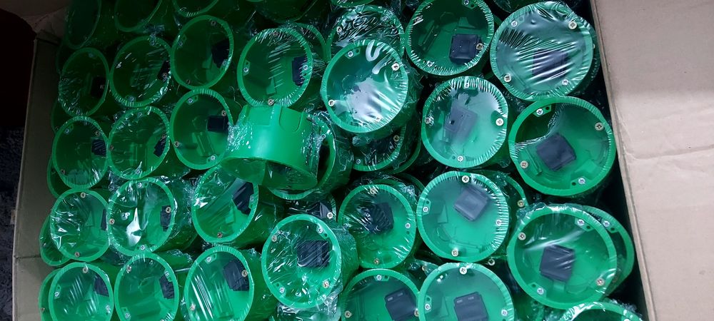 Sprzedam puszki montażowe elektryczne