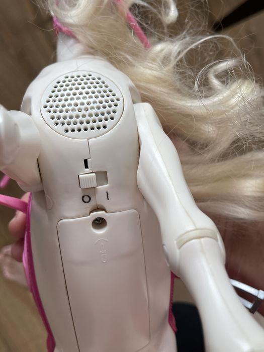 interaktywny koń barbie