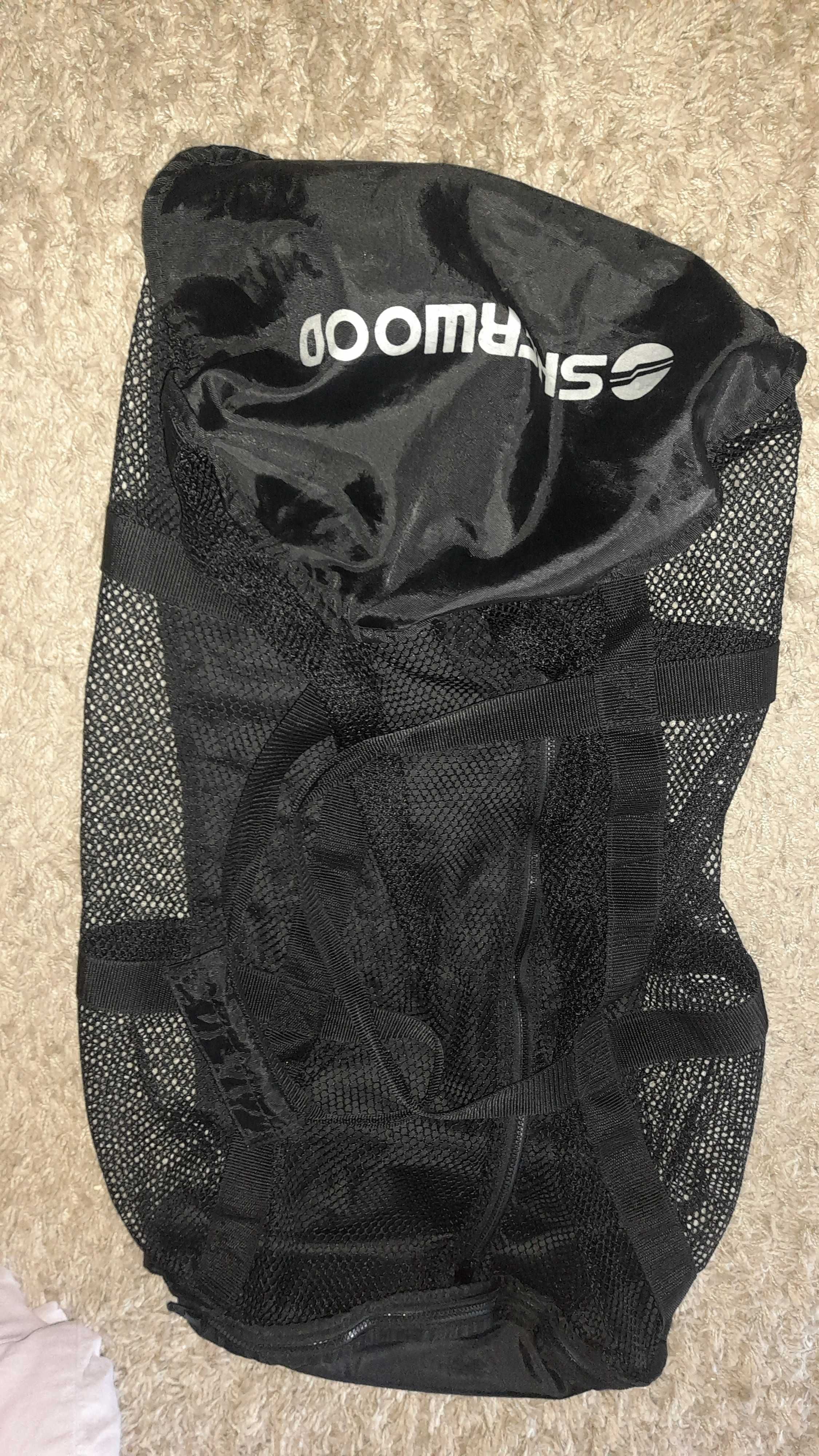 Equipamento completo de mergulho: fato 7mm, botas, máscara e saco.