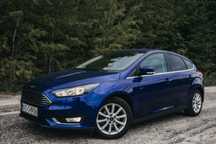 Ford Focus Titanium - sam parkuje - tempmat - czujniki 360