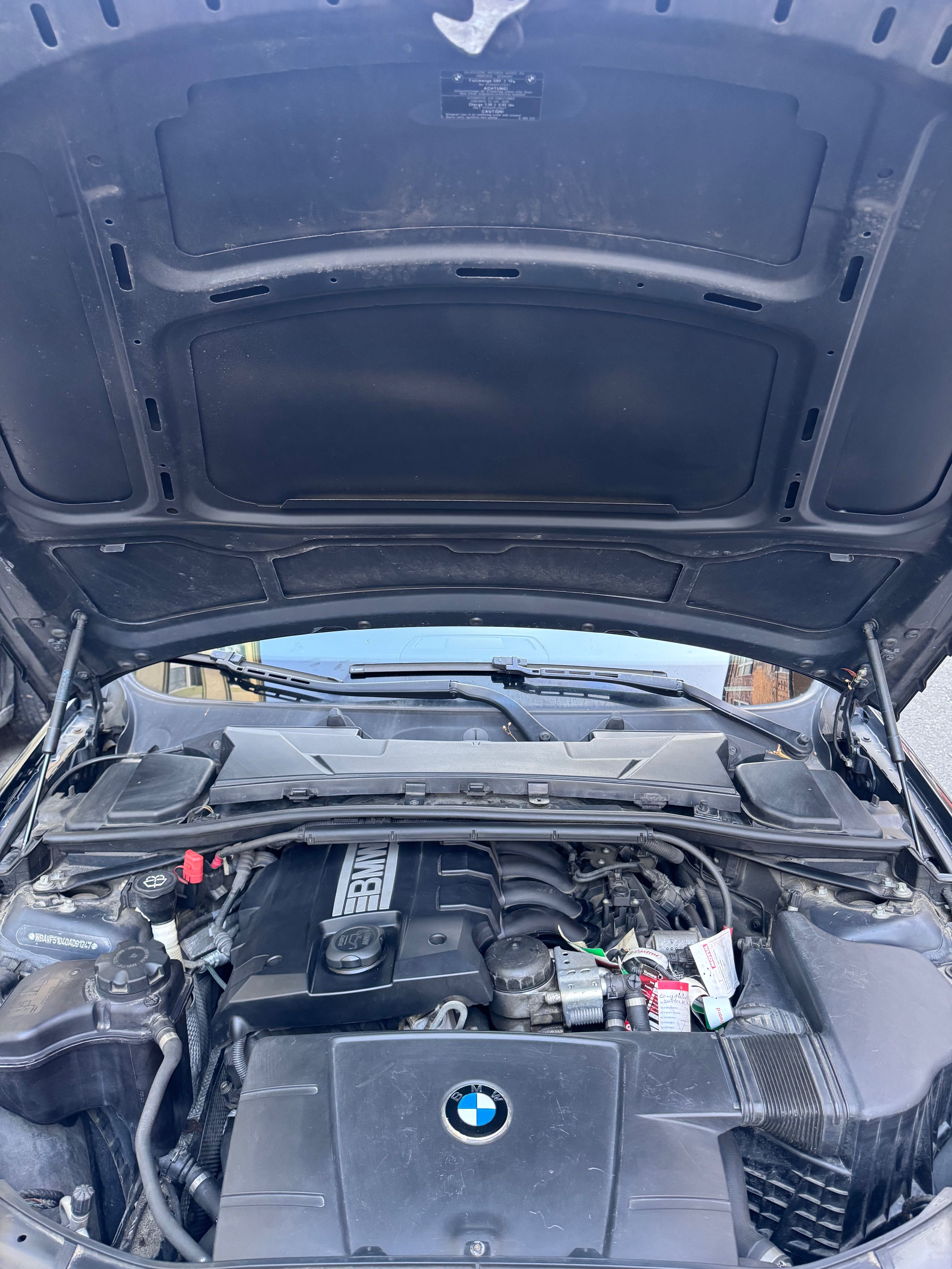 BMW E90 318i shadow line
