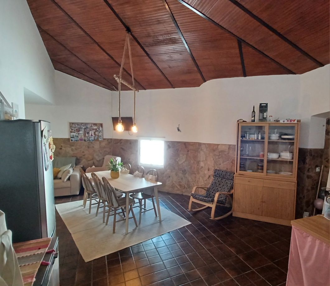 Moradia t2 com jardin arrenda-se anual
