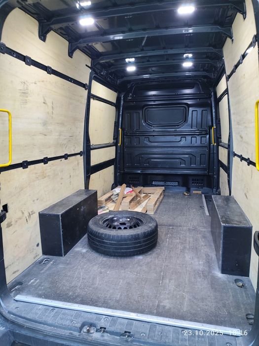 Вантажні перевезення 2 тони