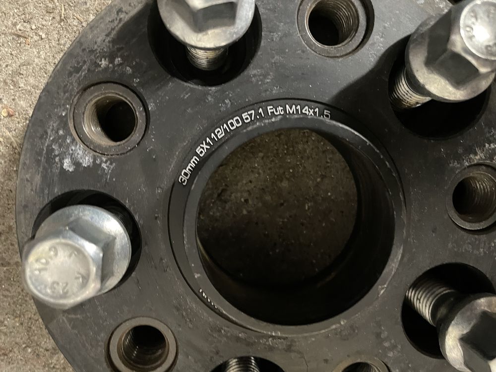 Dystanse przykręcane 5x112 57,1 30mm Getman