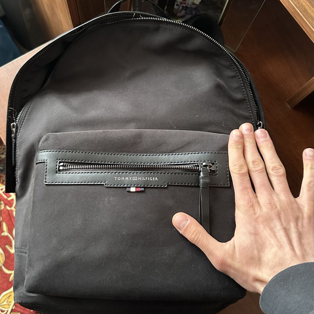 Портфель Tommy Hilfiger