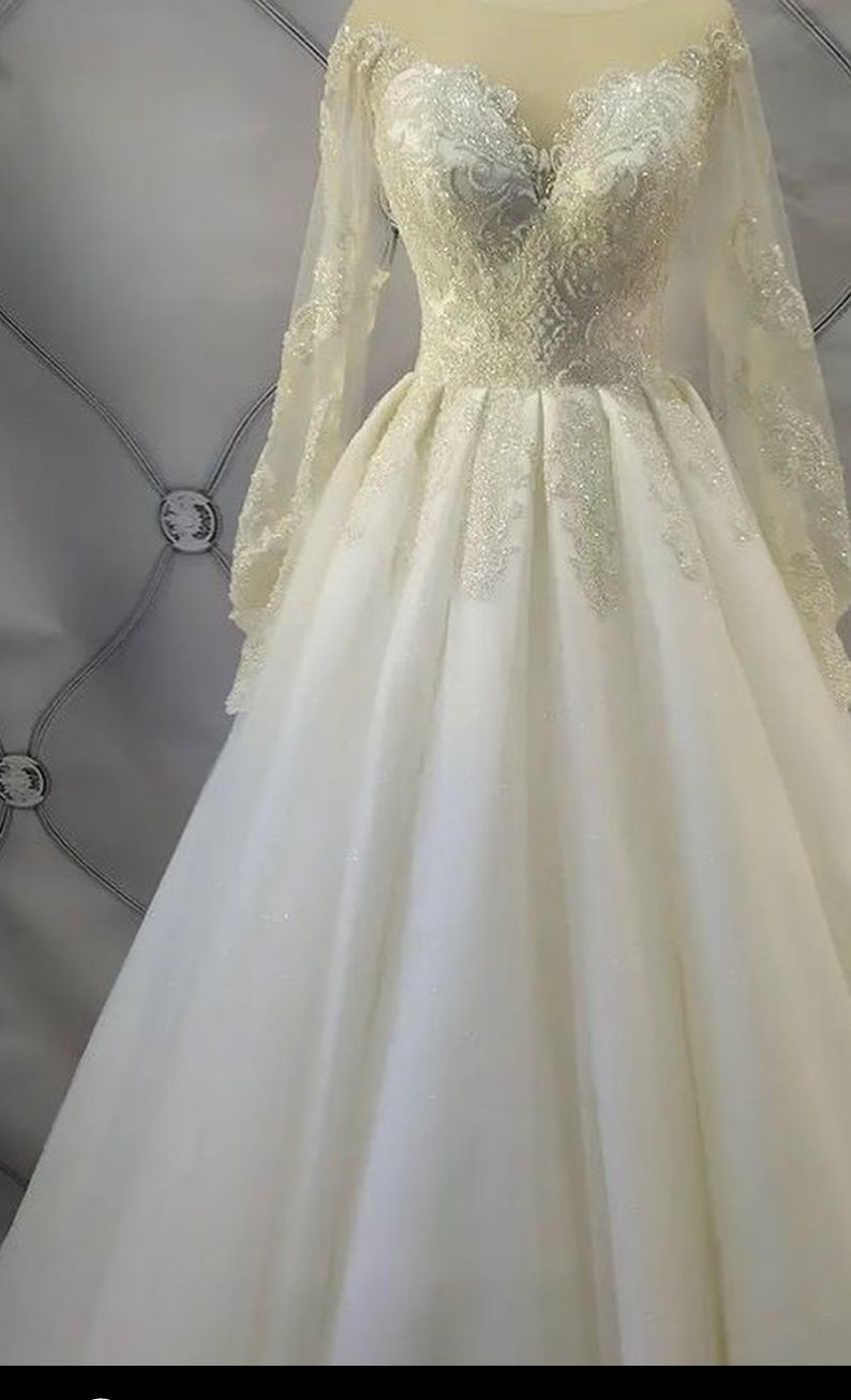 Пишна Весільна сукня