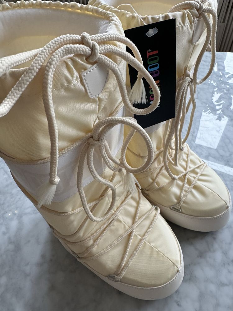 Śniegowce Moon Boot 35/38 Cream Nowe