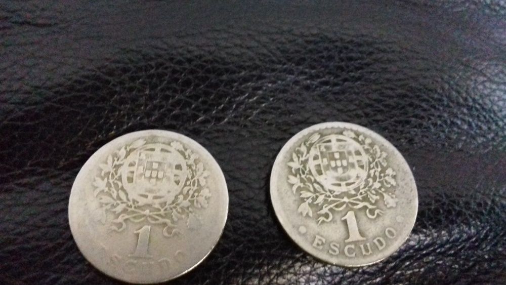 Moeda 50 centavos e 1 Escudo