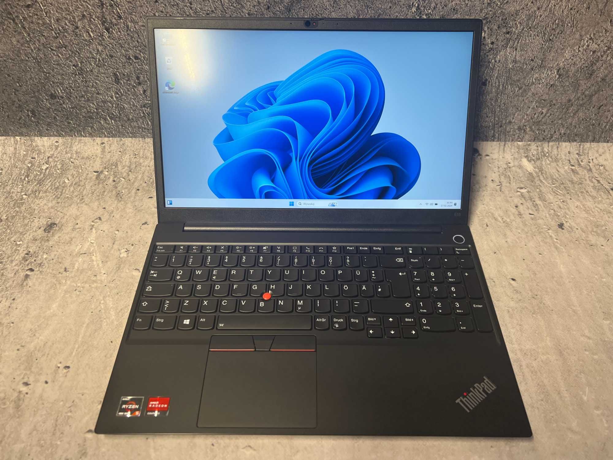 Lenovo Thinkpad Ryzen 5 4500 4.0 GHz / 1TB SSD / 24 GB DDR4 / 15.6 FHD