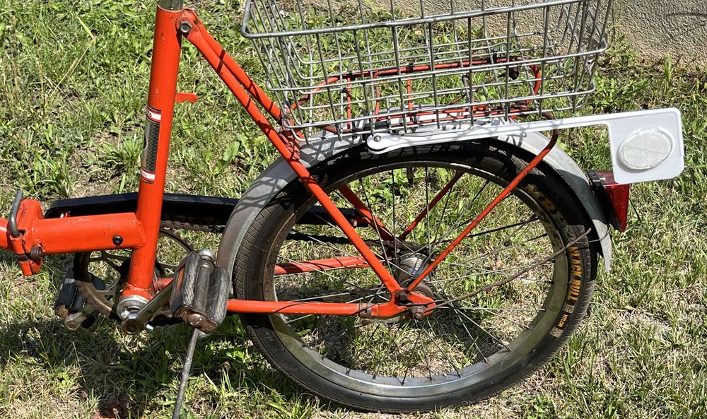 Białe ramię bezpieczeństwa do roweru, chorągiewka Wigry Jubilat, Romet