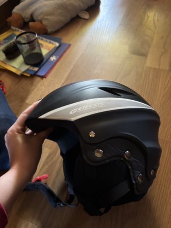 Kask narciarski genesis
