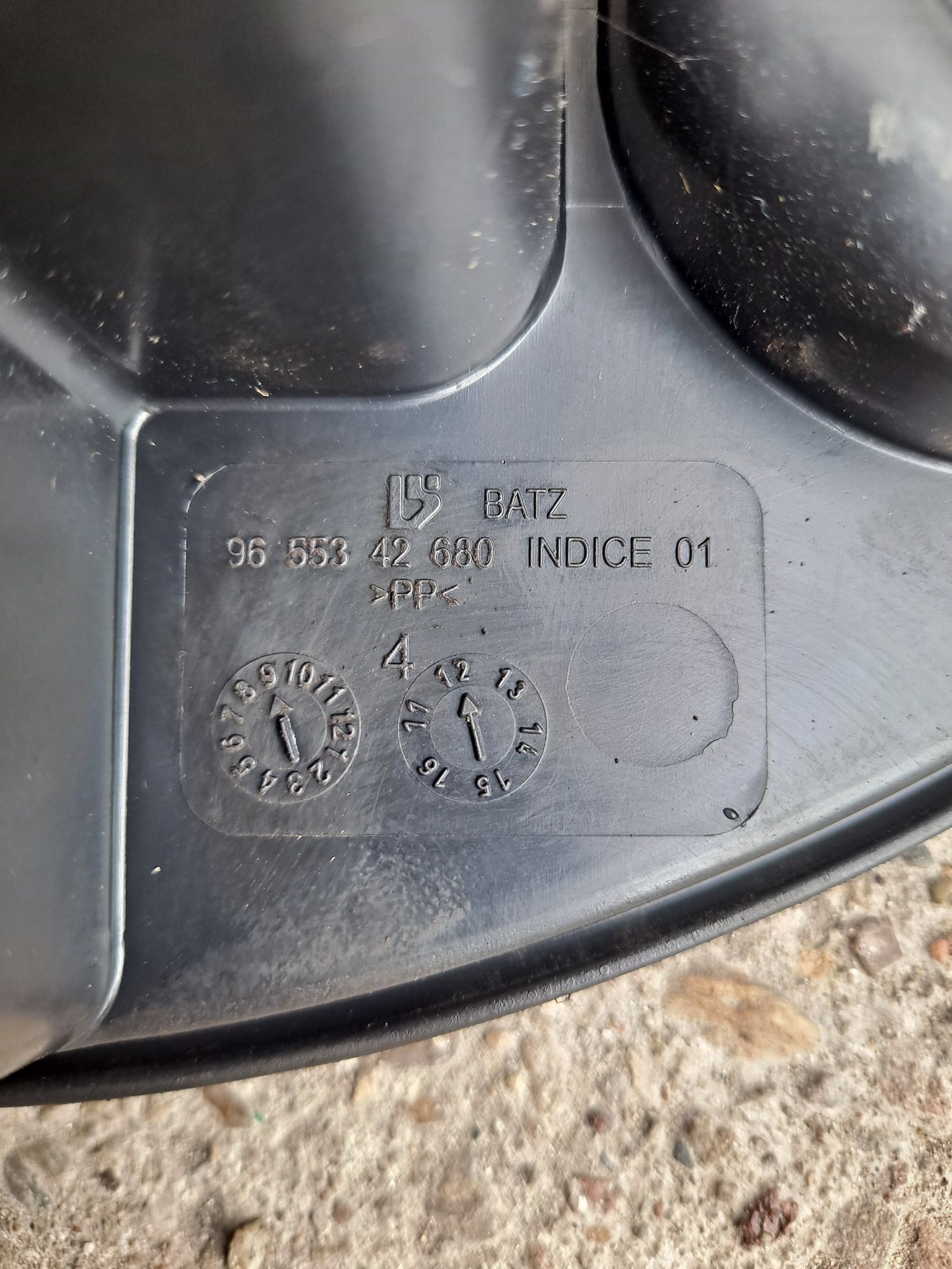 Lewarek zestaw  , hak , klucz peugeot 208 i inne