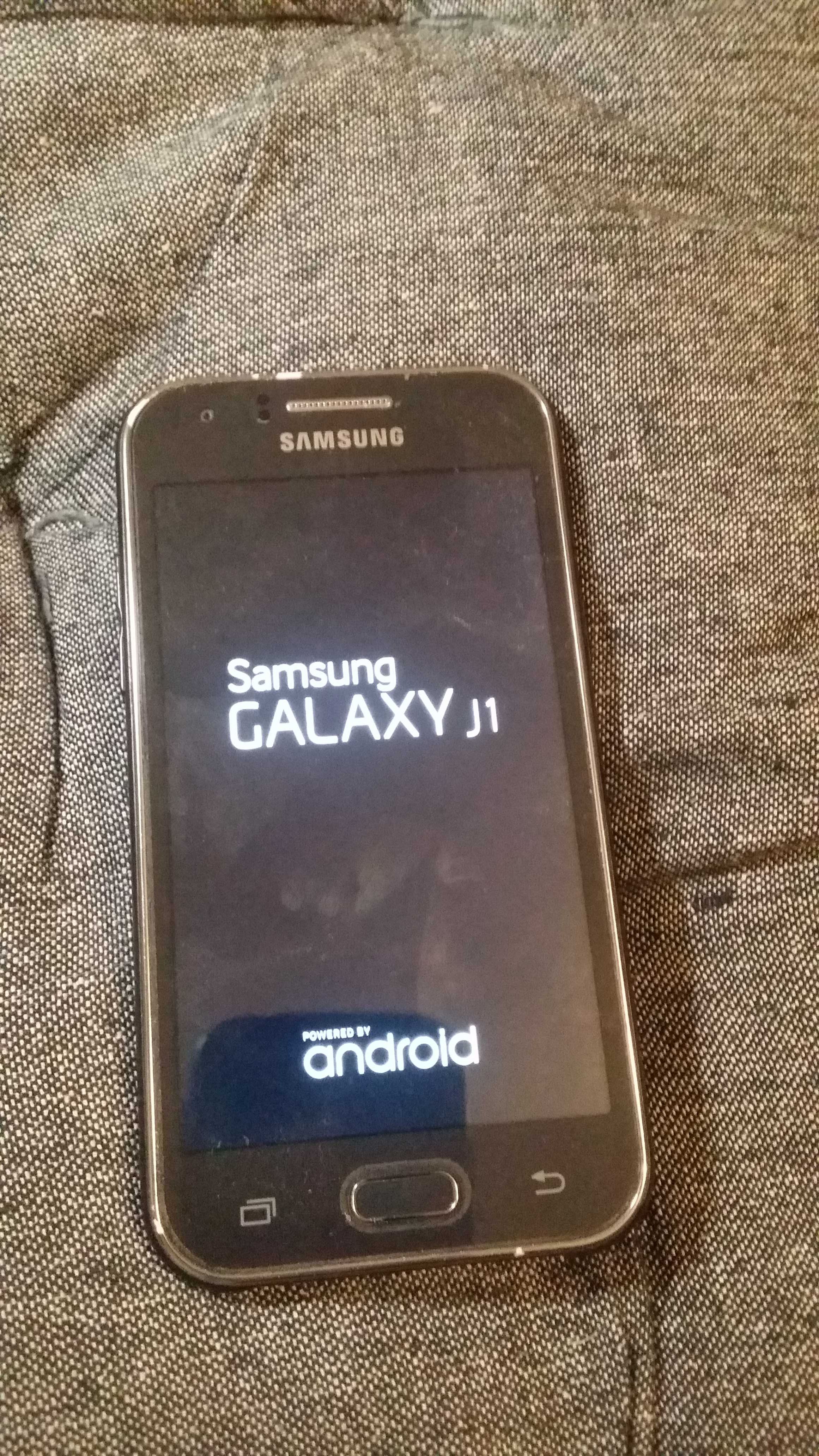 Telefon Samsung Galaxy J1