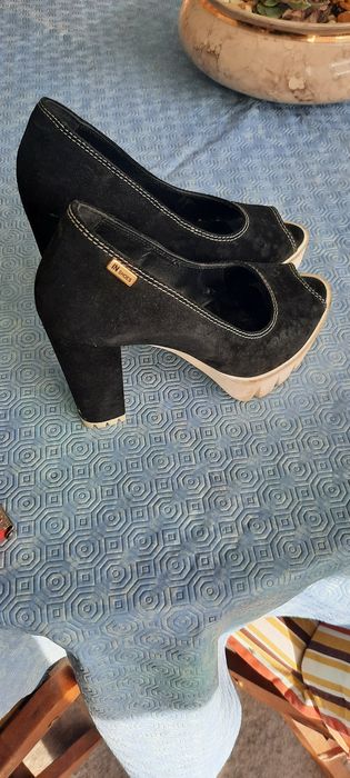 Vendo sapatos pretos