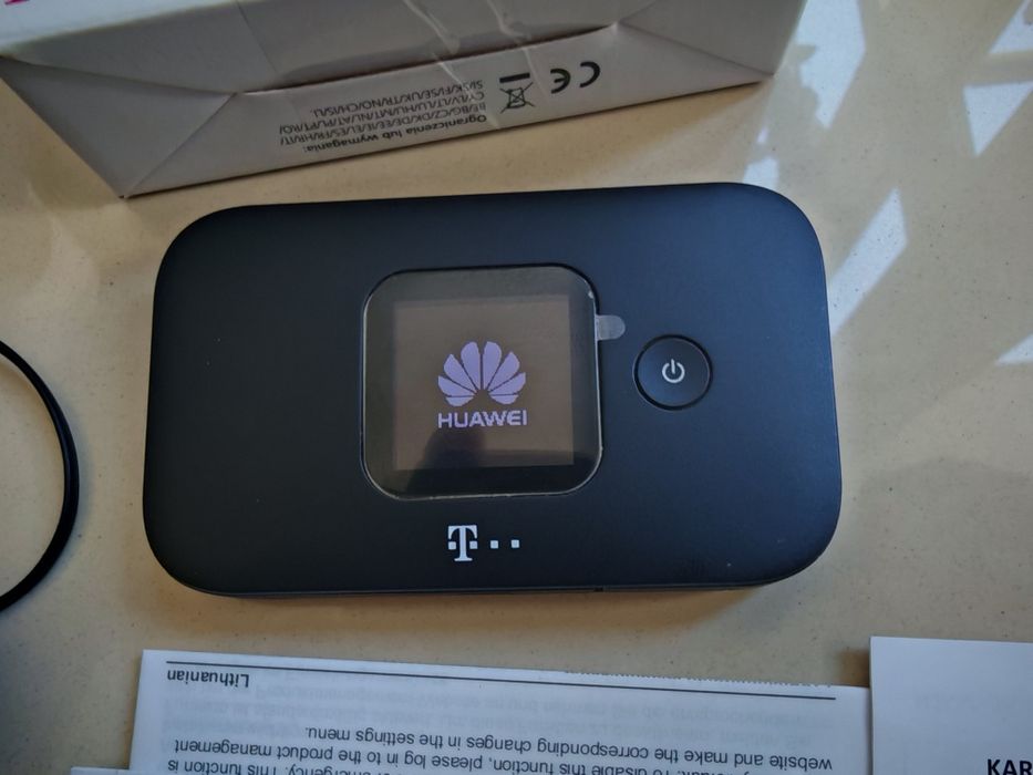 Router mobilny Huawei przenośny na kartę SIM na wyjazdy do samochodu