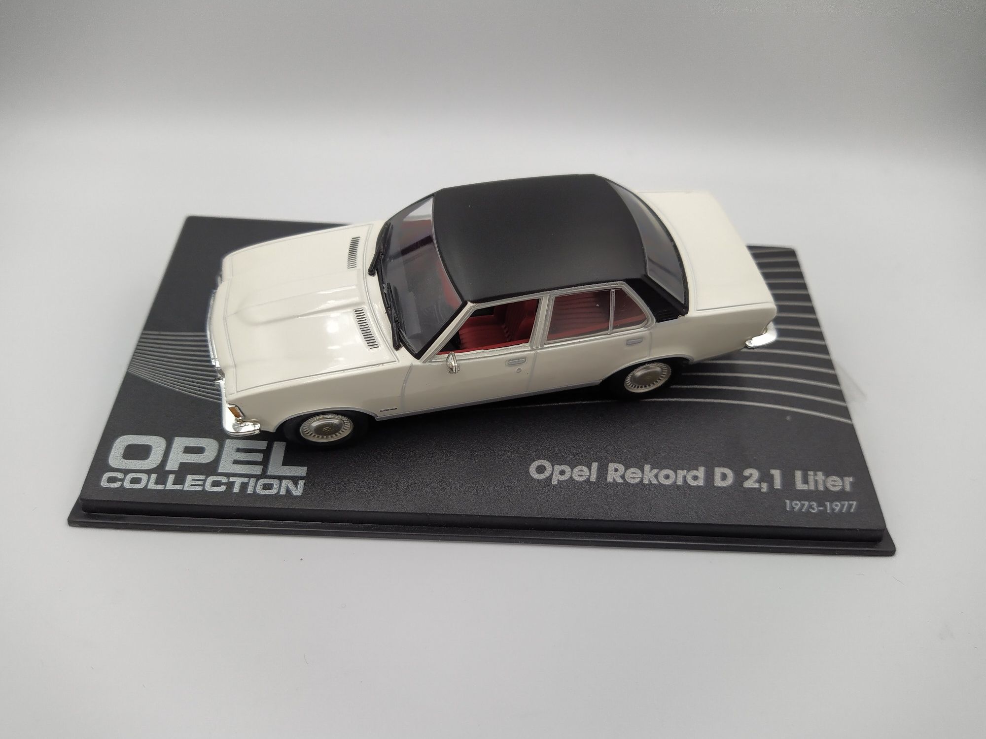 Opel Rekord D 2.1 liter Skala 1:43 Opel collection Eaglemoss Altaya