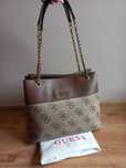 Śliczna torebka marki Guess typu shopper