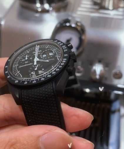 Swatch x Omega Bioceramicznyzegarek księżycowyMissionToMoonphaseSnoopy